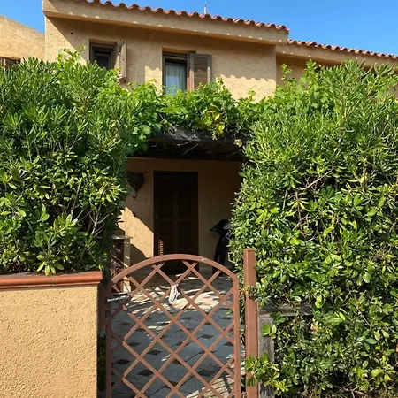 La Casa Degli Ibiscus Сasa de vacaciones